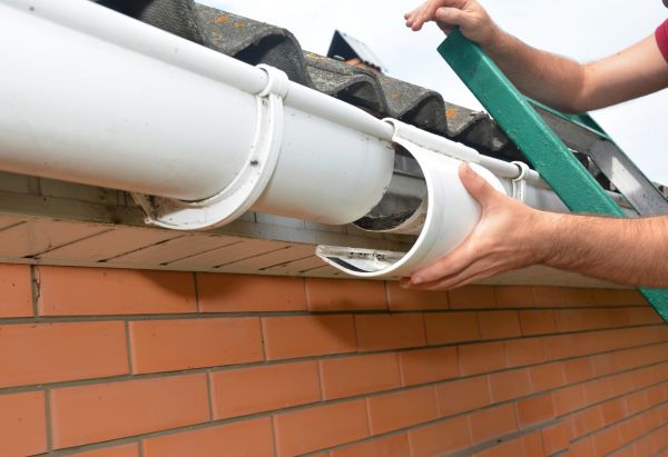 Cost of Gutter Seam Repair in Hickory