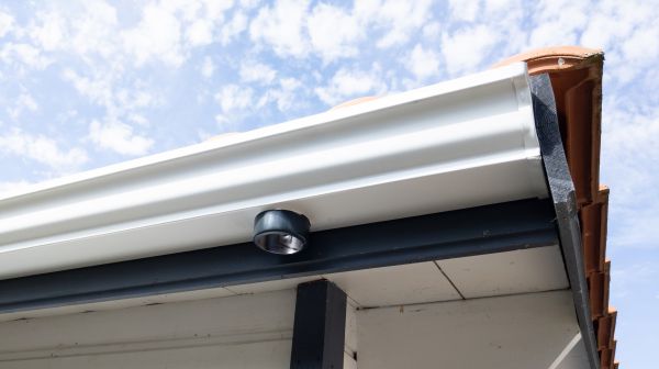 Cost of Seamless Gutters Installation in Hickory